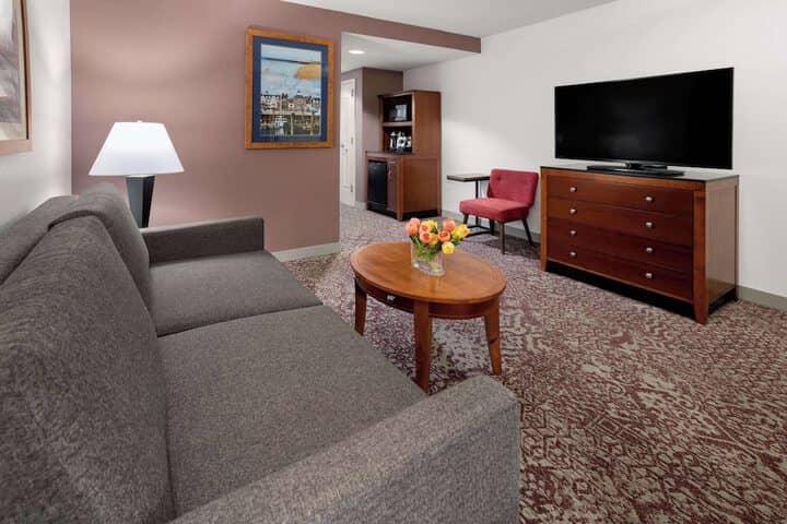 Room 18 of 39